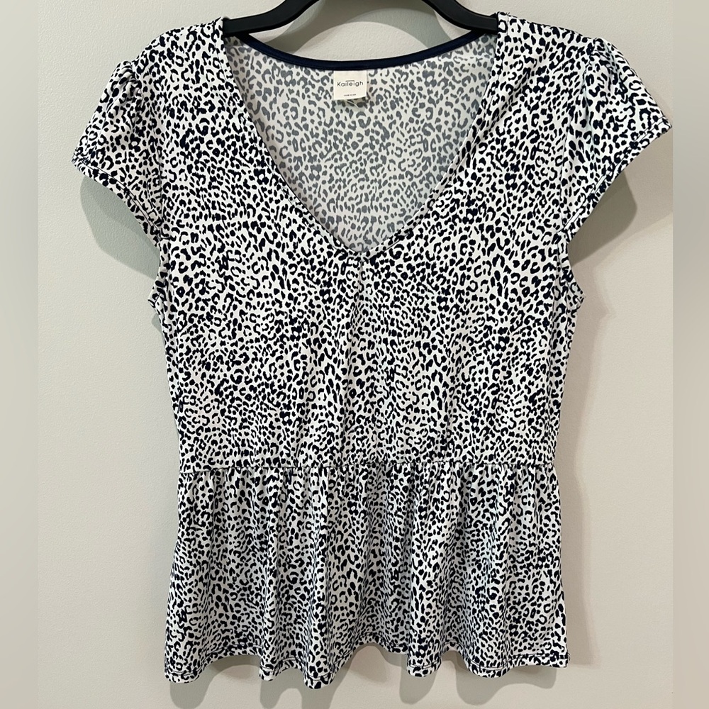 Kaileigh Stitch Fix Cait V Neck Peplum Knit Top Leopard Print Size Medium